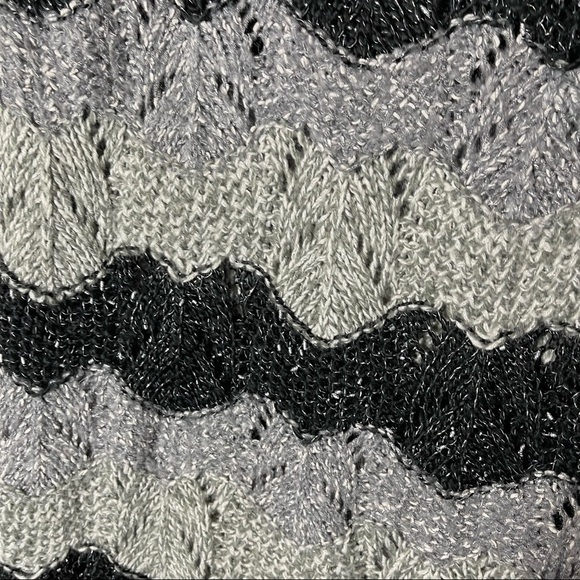 MAURICE’S Sweater‎ Women’s Sz M Black & Gray Sparkly Pullover - Picture 3 of 8